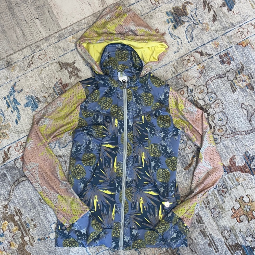 Maaji zip up workout running light jacket